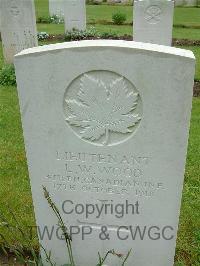 Etaples Military Cemetery - Wood, Lowell Wallace